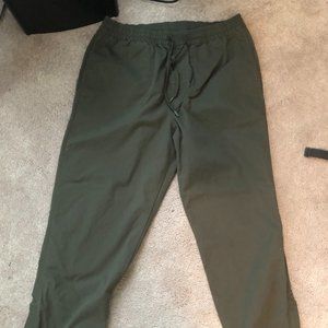 J. Crew Men's Joggers Size M.